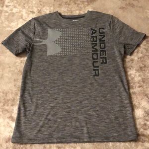Boys Under Armour top